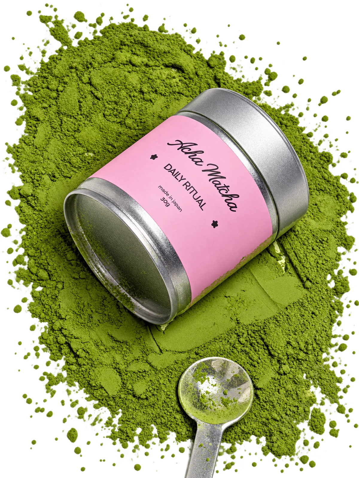 Daily Ritual Dose von Acha Matcha in leuchtend grünem Matcha-Pulver